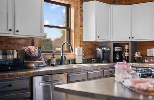 Nashville Apartment | 7 Acre Legacy Lodge in Brown County