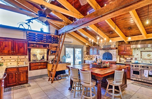Finesville Villa | 7-Acre Stone Manor w/ Pool + Hot Tub Built in 1787