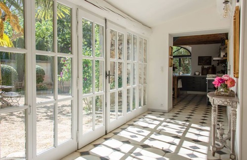 Mouries House | 7 Bed 18th C. Mas Perfect Location in Les Alpilles with AC