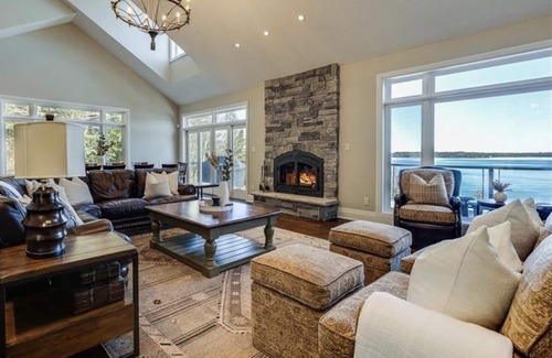 Muskoka Lakes Cottage | 7 bed 4 bath cottage on Lake Joseph with Breath Taking Views