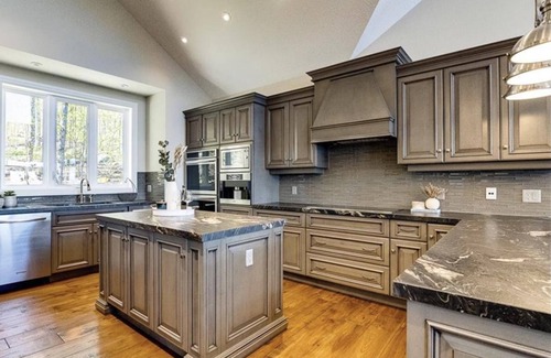 Muskoka Lakes Cottage | 7 bed 4 bath cottage on Lake Joseph with Breath Taking Views