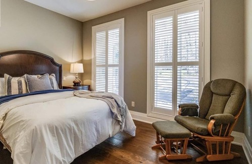 Muskoka Lakes Cottage | 7 bed 4 bath cottage on Lake Joseph with Breath Taking Views