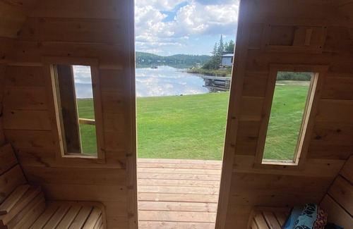 Unorganized Thunder Bay District House | 7-bed lakefront house with sauna, beach & boat launch — 15 min from Thunder Bay.
