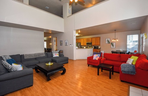 Barker House | 7-Bedroom Getaway w/Pool: 25 Mins Downtown WO