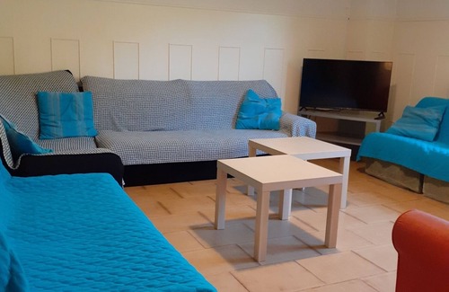 Vinci House | 7 bedroom house, rural setting, private pool, free wifi, great for touring/relax