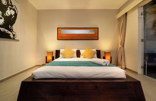 Castelo House | 7 Bedroom Villa With Swimming Pool in the Golf Course Resort