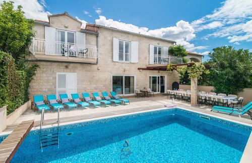 Mirce Villa | 7-BR Beachfront Villa with Seaside Terrace and Heated Swimming Pool
