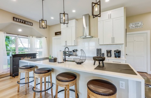Highland Lake Estates House | 7 BR Lakefront Huge Estate-sleeps 14 adults+6/8 kids,boat dock,cliff jump+kayaks