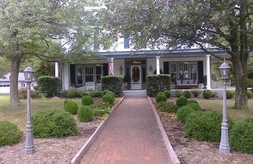 Concord House | 7 BR Manor - Add DIY Wedding 750 dollars, 7th night free ending on a weekday.