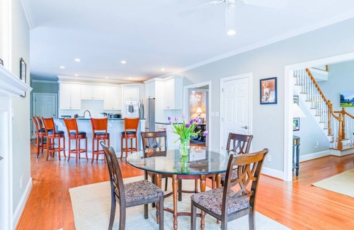 Sedgefield House | 7 BR on PGA Tour’s Sedgefield CC range Hot Tub