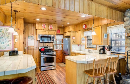 North Wawona Cabin | (7) Cedar Lodge at The Redwoods In Yosemite