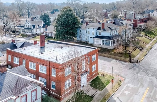 Frankfort Apartment | #7 Distiller's Guest House