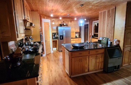 Guntersville House | 7. gorgeous creekfront lodge