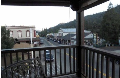 Mariposa Apartment | #7 Jacuzzi tub-Balcony- Historic Downtown suitenn