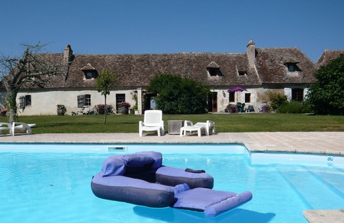 Boisse Cottage | 7 luxury gites for couples, no children. Peace, great views, large pool and spa.