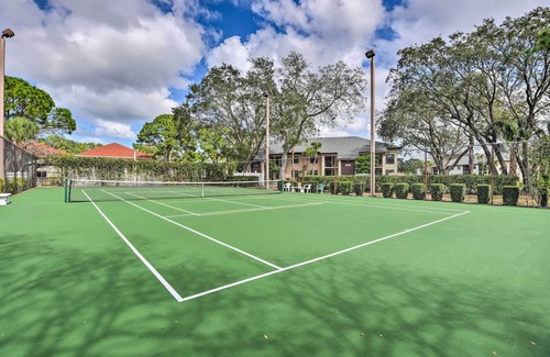 South Bradenton Condo | 7 Mi to Beach: Condo w/Pool Access in Bradenton!