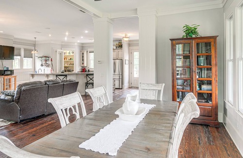 Irwinville House | 7 Mi to Downtown Fitzgerald: Spacious Home w/Deck
