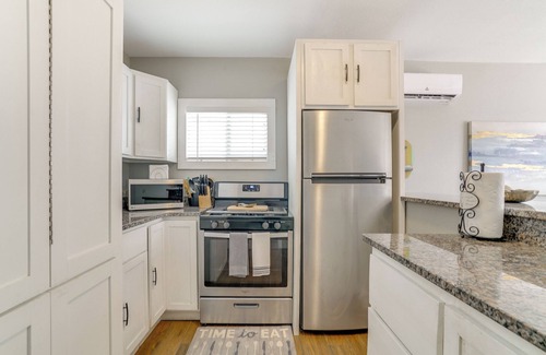 Biggs Field House | 7 Mi to Dtwn El Paso: Home w/Trail Access