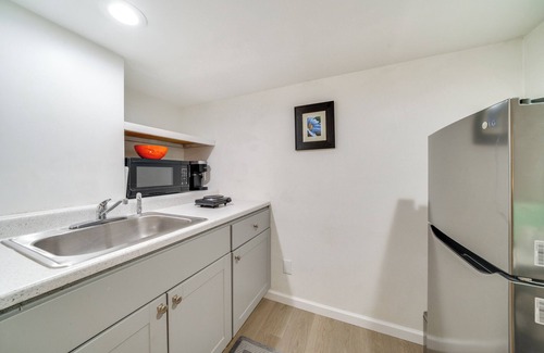 Maple Leaf Apartment | 7 Mi to Dtwn Seattle: Spacious Guest Suite