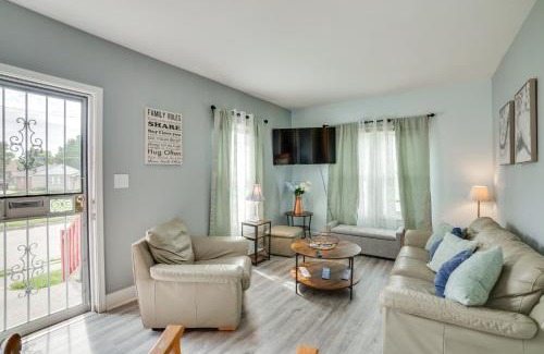 Milwaukee House | 7 Mi to Historic Third Ward Home in Lincoln Park!