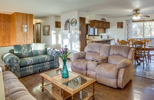 Sartell House | 7 Mi to Munsinger Gardens: Sartell Home w/Deck