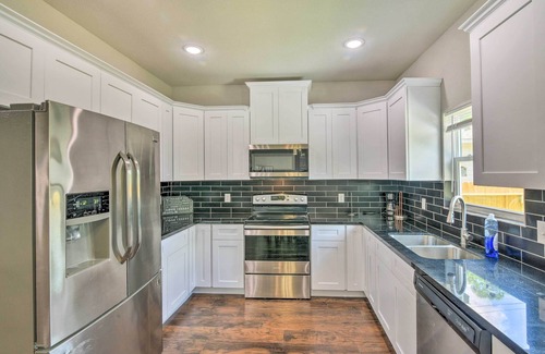 Texas City House | 7 Mi to Ocean: Family-Friendly Texas City Home!