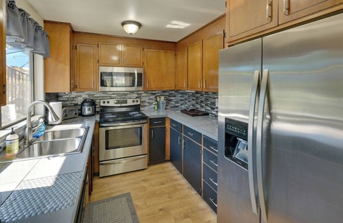 Port Angeles Apartment | 7 Mi to Olympic National Park: Port Angeles Apt!