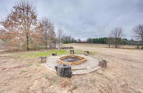Tyler Apartment | 7 Mi to Tyler State Park A-Game Cabin