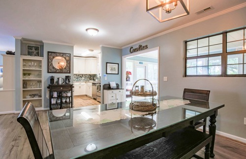 Sunset Point House | 7 Min Walk to the Best Access Point on the Beach! Enjoy Incredible Views from the Solarium.