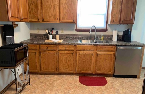 Altoona House | 7 minutes from UPMC Altoona cheerful 2bedroom home