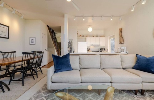 Watsonville House | 7 Pelican Large Condo w/Sweeping Monterey Bay Ocean Views & Beach Access!