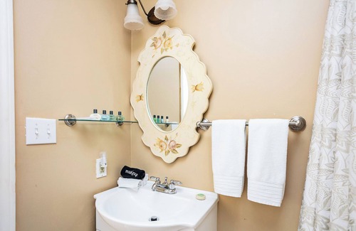 Springfield Bed & Breakfast | 7 Private Rooms, Country Setting Bourbon Trail, patio/firepit. Breakfast inc.