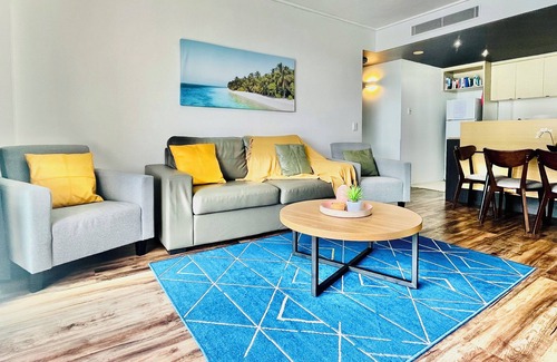 Cairns Central Business District Apartment | '7' Reef Harbour Views ~ 2BR/2Bth Pool Gym WiFi