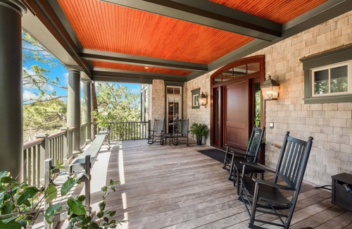 Vanderhorst Plantation House | 7 Rhetts Bluff: 6 Bedrooms, Pool & Dock, River & Marsh Views, Bike to Beach