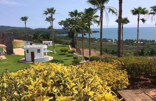 Santa Cruz House | #7 Shared Pool, 3 Bedroom/3 Bathroom, Private beach ramada WIFI SKY