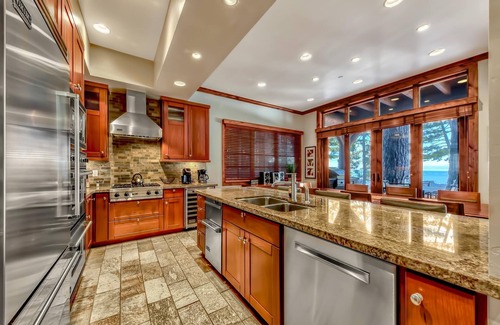 Sierra Shores House | 7 Sierra Shores - 3BR/3BA - Lakefront
