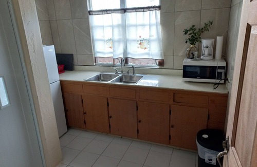 Brewers Bay Apartment | #7 Studio sunset islands view, queen bed, bath & kitchen 10 min to town & beach