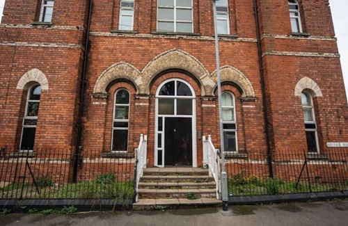 Newark Apartment | 7 The Old Chapel 3 Bedroom, Character property in Newark