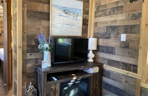 Antioch Cottage | #7 Tiny House at The Cottages on Petite Lake