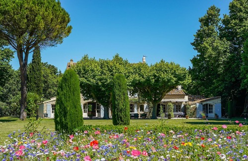 St.-Remy-de-Provence House | 7 to 9BR/7BA House w Pool, Tennis, AC, 8 Acres -St Remy (Fully serviced option)