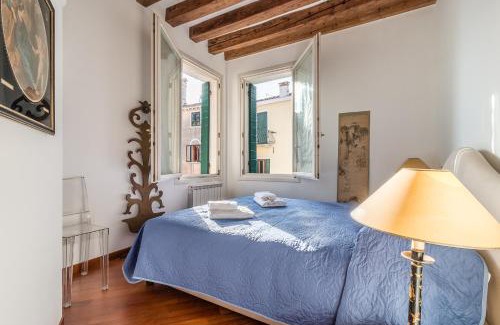 Cannaregio Apartment | 7 WINDOWS ON VENICE by LionHost