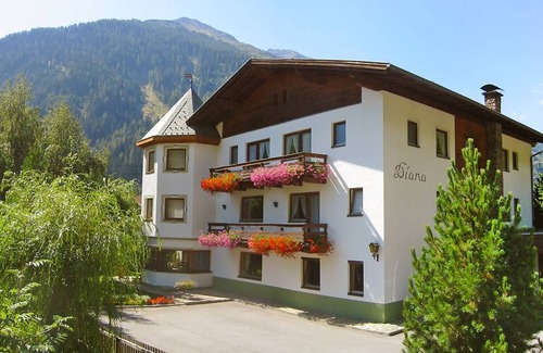 Pettneu am Arlberg Apartment | 70 m² Apartment ∙ 2 bedrooms ∙ 4 guests