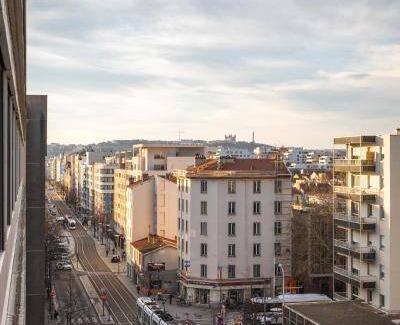 8th Arrondissement Apartment | 70 m² Apartment ∙ 2 bedrooms ∙ 8 guests