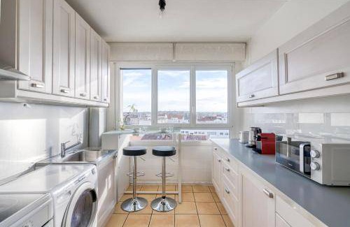 8th Arrondissement Apartment | 70 m² Apartment ∙ 2 bedrooms ∙ 8 guests