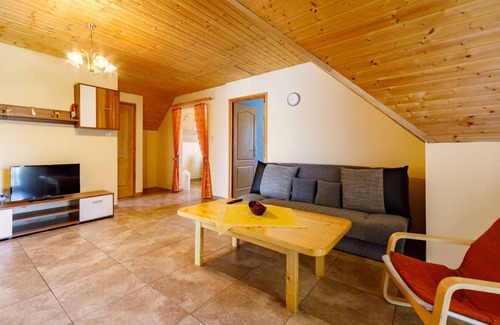 Balatonoszod Apartment | 70 m² Apartment ∙ 3 bedrooms ∙ 6 guests