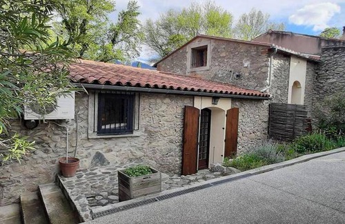 Prades Apartment | 70 m² Apartment ∙ 2 bedrooms ∙ 4 guests