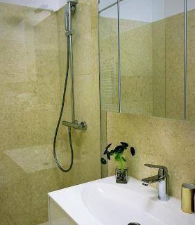 Piatra Neamt Apartment | 70 m² Apartment ∙ 2 bedrooms ∙ 4 guests