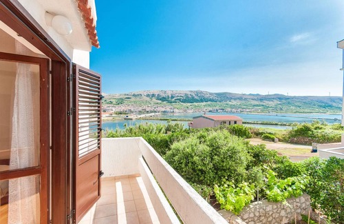 Pag Apartment | 70 m² Apartment ∙ 2 bedrooms ∙ 4 guests
