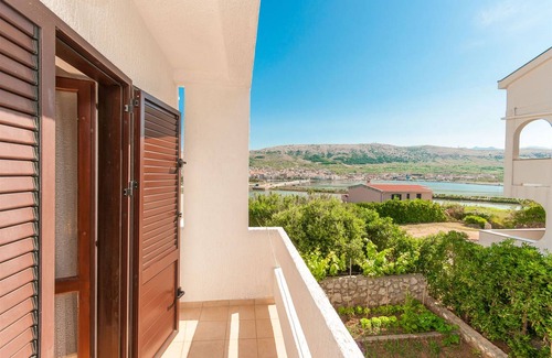 Pag Apartment | 70 m² Apartment ∙ 2 bedrooms ∙ 4 guests