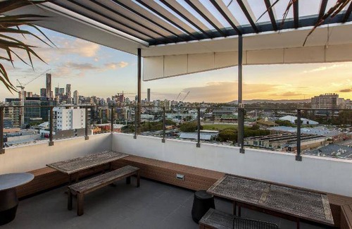 Bowen Hills Apartment | 70 m² Apartment ∙ 5 guests